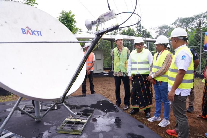 Menkominfo minta warga desa Golo Loni NTT optimalkan teknologi digital 10